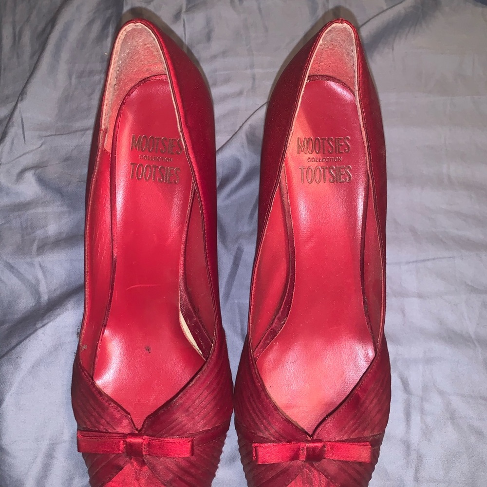 Women’s peek a boo sandal